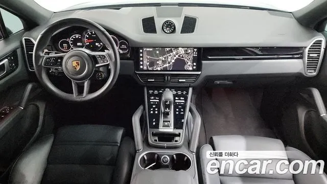 Porsche Cayenne 2022 thumb 3