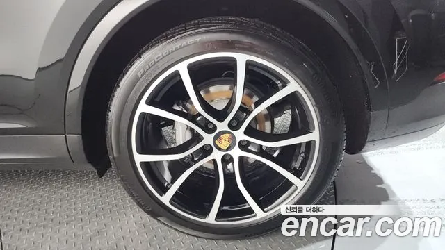 Porsche Cayenne 2022 thumb 10