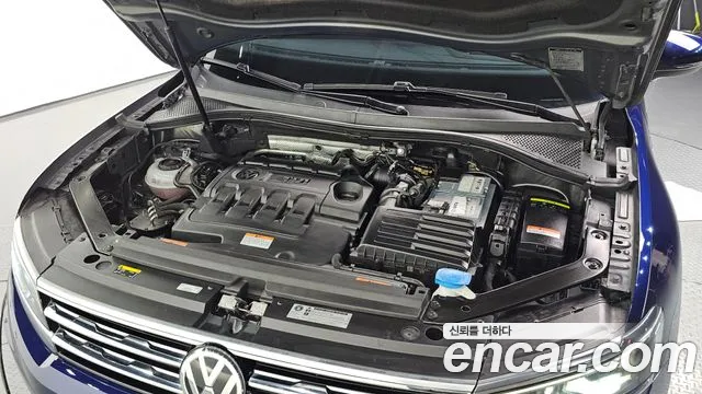 Volkswagen Tiguan 2018 thumb 4