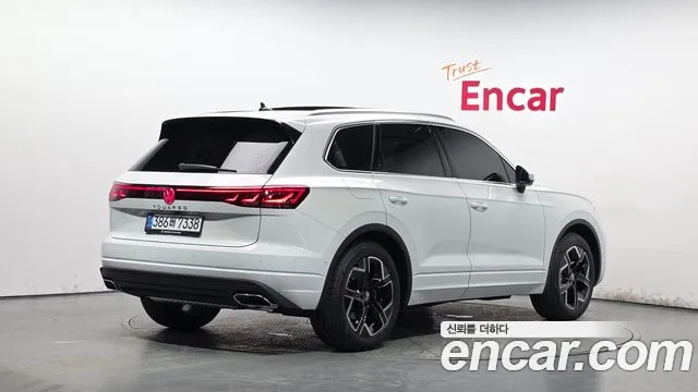 Volkswagen Touareg 2026 thumb 3