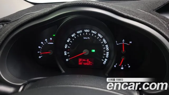 Kia Sportage 2010 thumb 10
