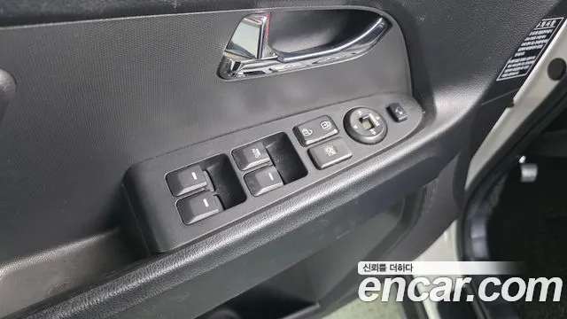 Kia Sportage 2010 thumb 6