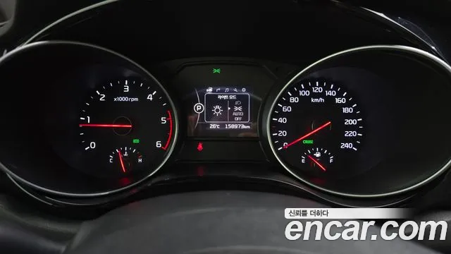 Kia Carnival 2015 thumb 11