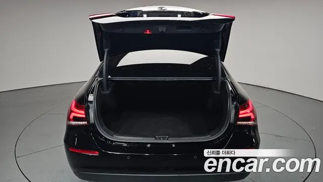 Mercedes-Benz A-Class 2020 thumb 9
