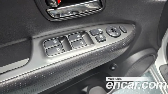 Kia Carens 2011 thumb 4