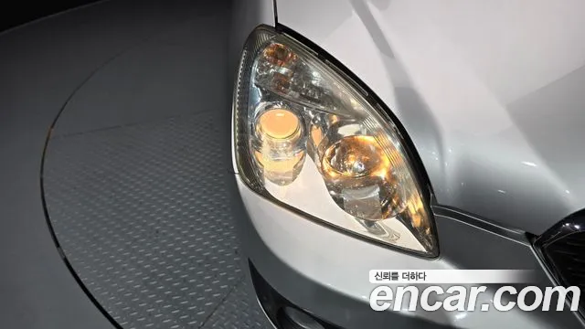 Kia Carens 2011 thumb 9