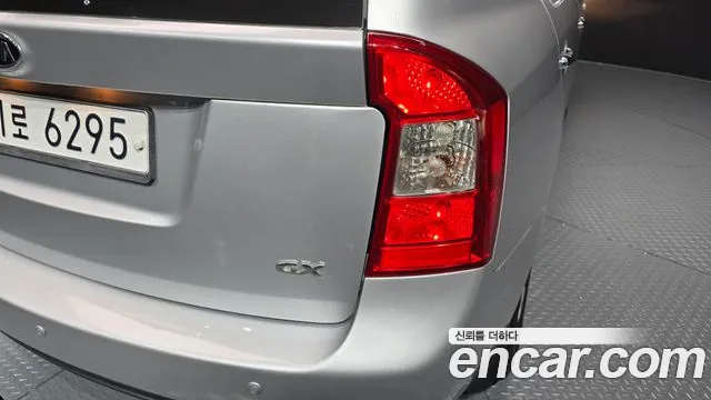 Kia Carens 2011 thumb 8