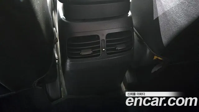Kia Carens 2011 thumb 10