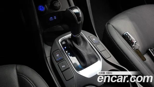 Hyundai Santafe 2017 thumb 7