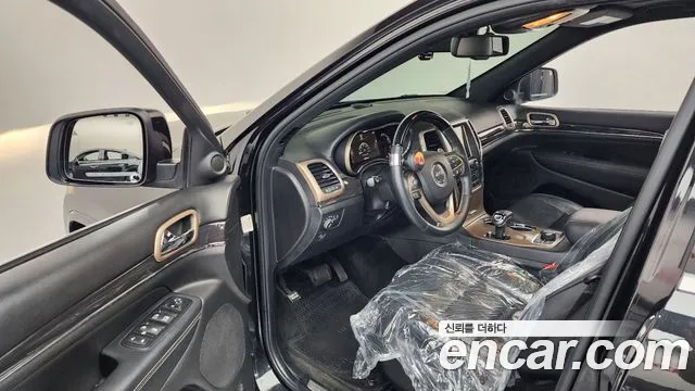 Jeep Grand Cherokee 2015 thumb 9