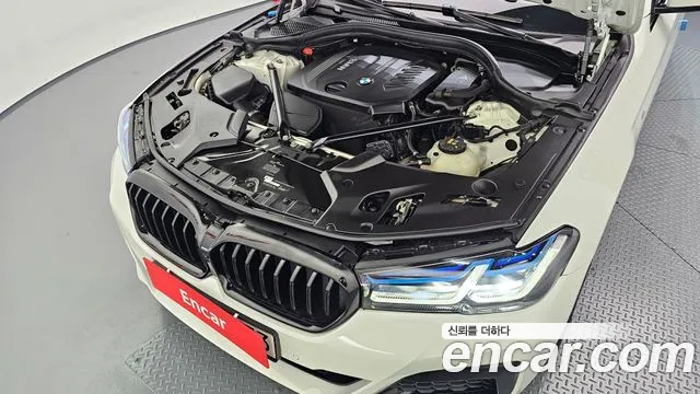 BMW 5 серии 2017 thumb 9