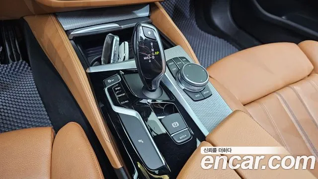BMW 5 серии 2017 thumb 8
