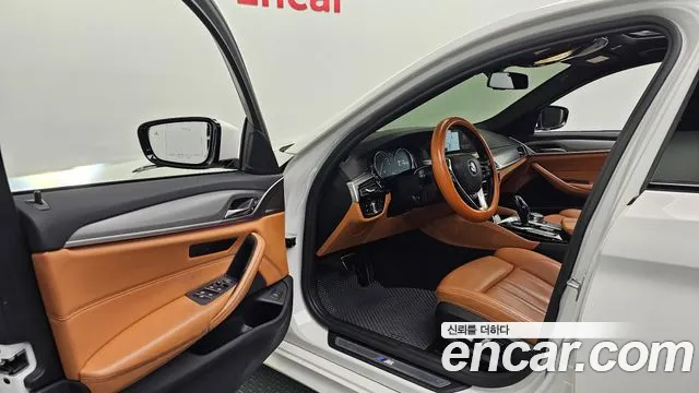 BMW 5 серии 2017 thumb 3