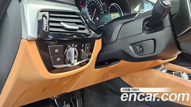 BMW 5 серии 2017 thumb 11