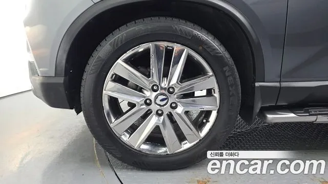 KGM Rexton 2018 thumb 2