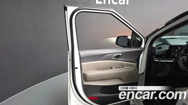 Kia Carnival 2023 thumb 6