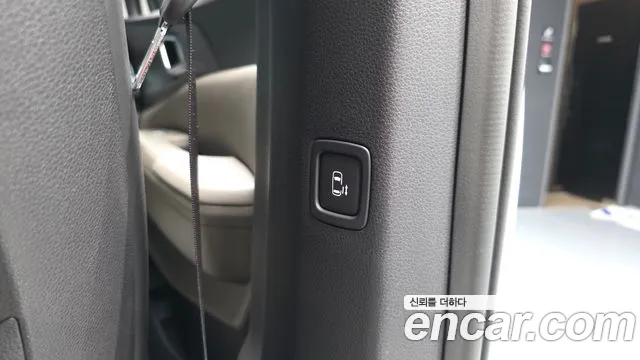 Kia Carnival 2023 thumb 9