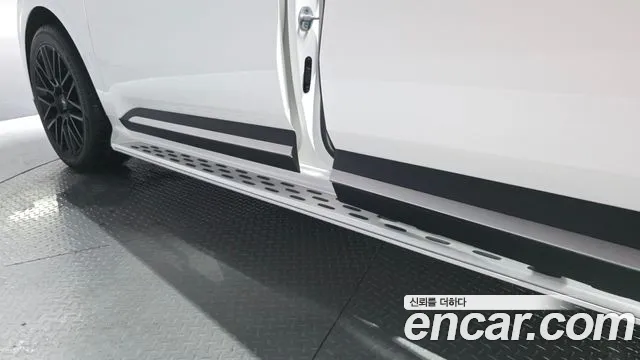 Kia Carnival 2023 thumb 4