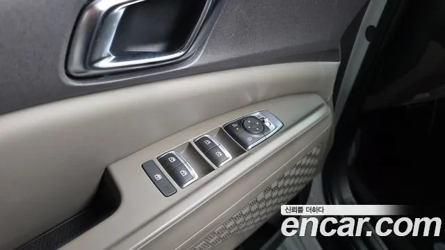 Kia Carnival 2023 thumb 10