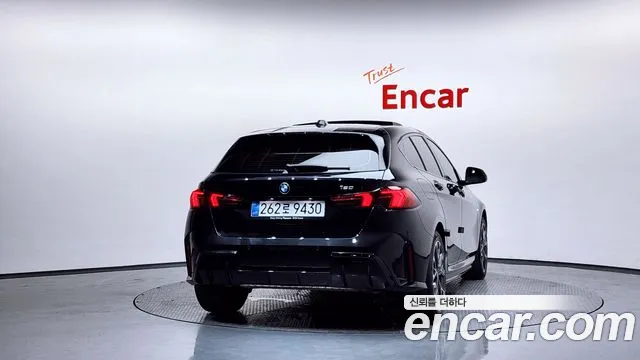 BMW 1 серии 2025 thumb 2