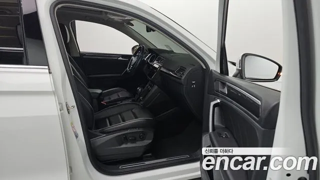 Volkswagen Tiguan 2020 thumb 3