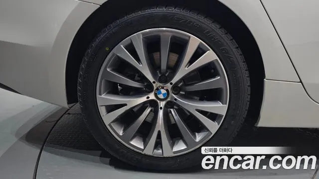 BMW 5 серии Gran Turismo 2013 thumb 10