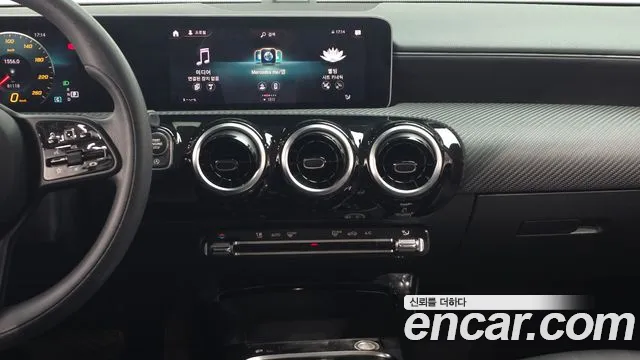 Mercedes-Benz A-Class 2020 thumb 3
