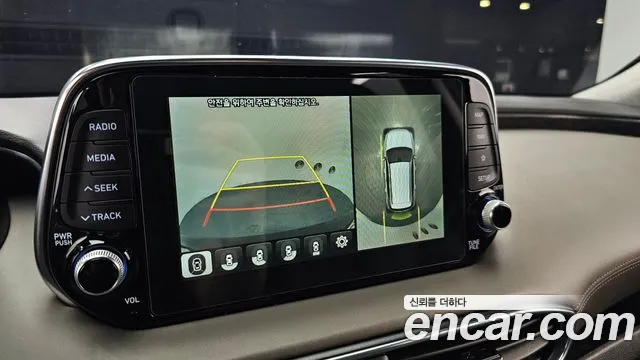 Hyundai Santa Fe 2018 thumb 5