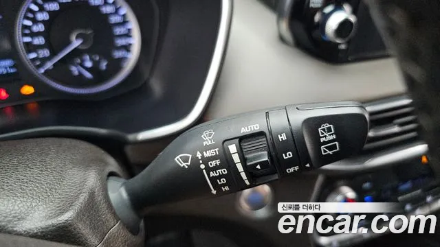 Hyundai Santa Fe 2018 thumb 4