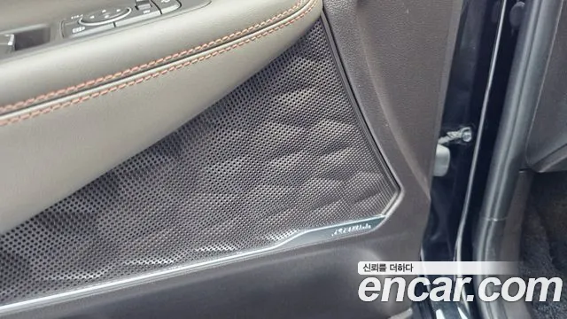 Hyundai Santa Fe 2018 thumb 9
