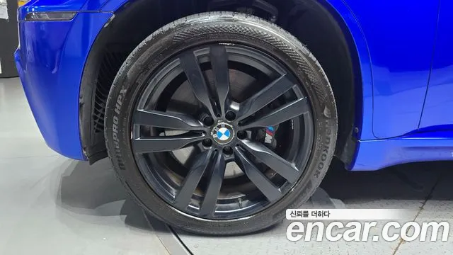 BMW X6M 2010 thumb 12