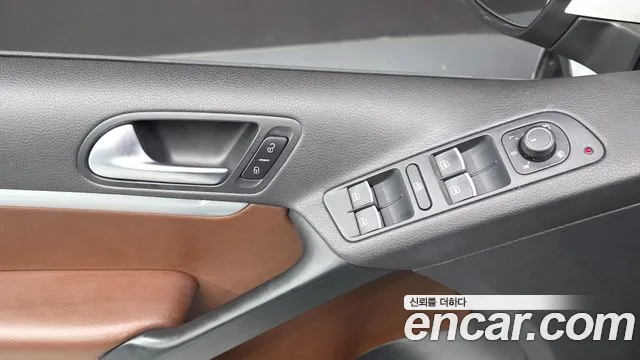Volkswagen Tiguan 2015 thumb 9