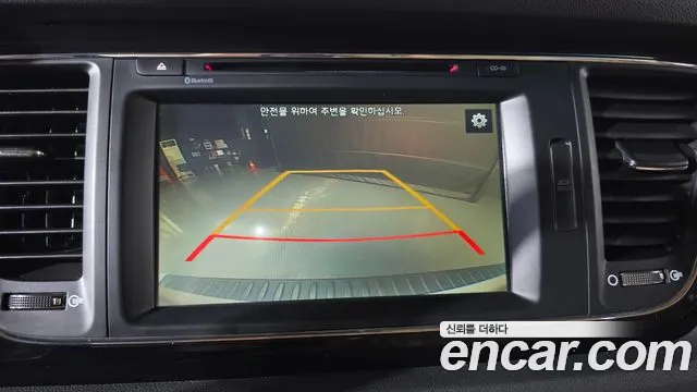 Kia Carnival 2015 thumb 11