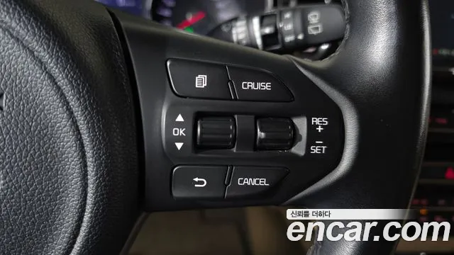 Kia Carnival 2015 thumb 2