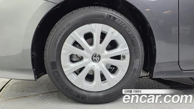 Toyota Prius 2021 thumb 11
