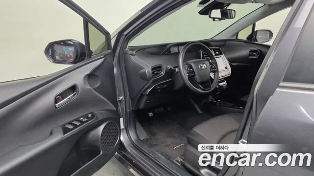 Toyota Prius 2021 thumb 6