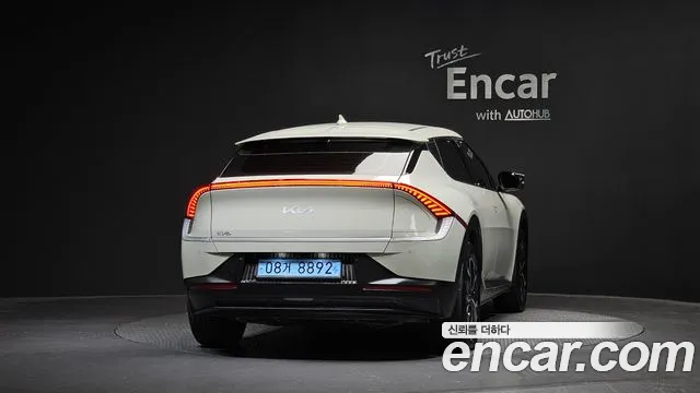Kia EV6 2023 thumb 3