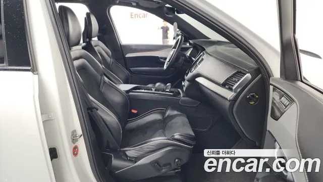 Volvo XC90 2021 thumb 3