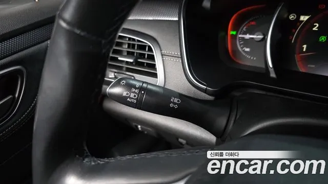 Renault SM6 2018 thumb 11