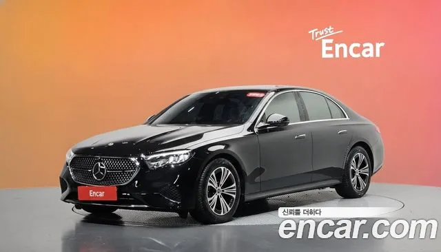 Mercedes-Benz E-Class 2025 thumb 2