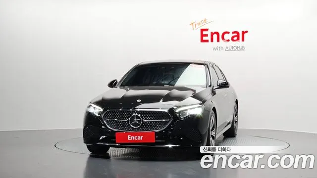 Mercedes-Benz E-Class 2025 thumb 5