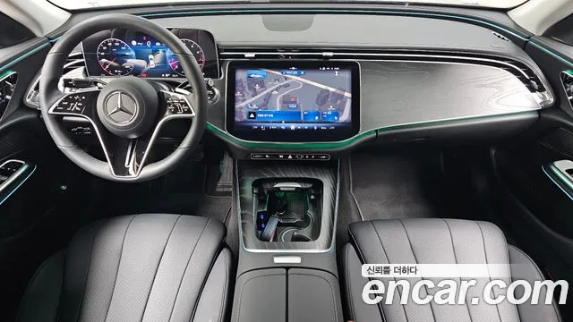 Mercedes-Benz E-Class 2025 thumb 10