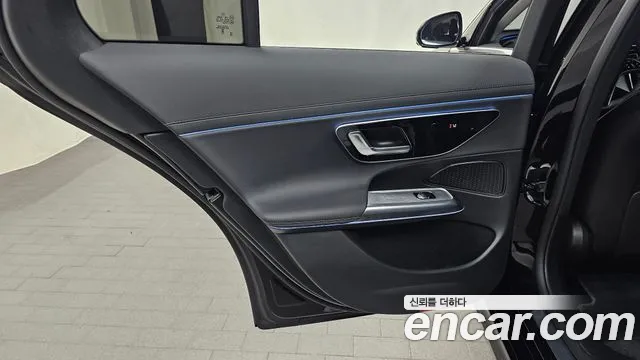 Mercedes-Benz E-Class 2025 thumb 12