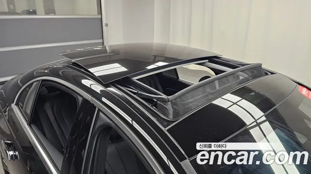 Mercedes-Benz E-Class 2025 thumb 6