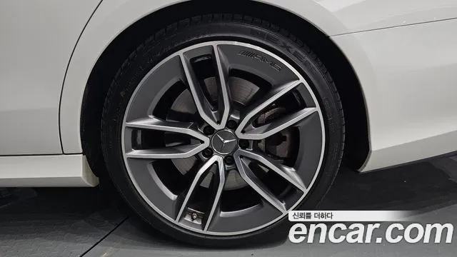 Mercedes-Benz E-Class 2019 thumb 4