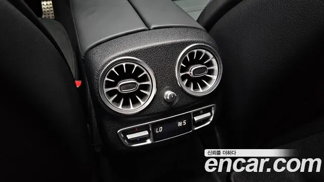 Mercedes-Benz E-Class 2019 thumb 6