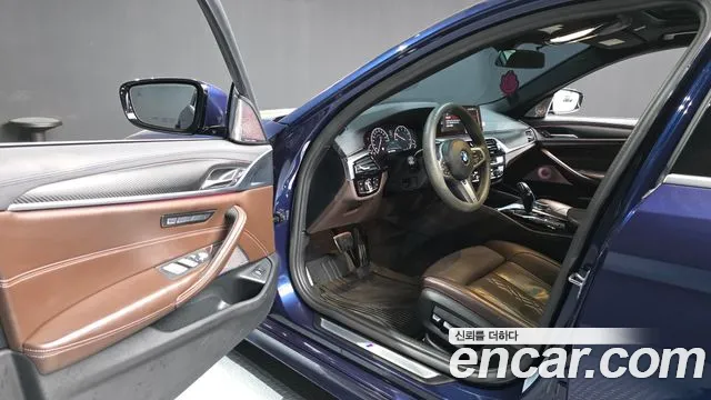 BMW 5 серии 2019 thumb 11