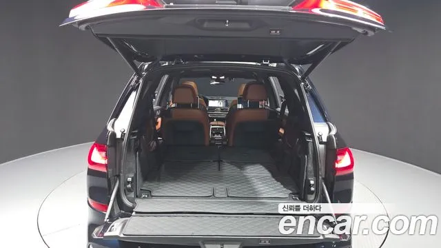 BMW X7 2022 thumb 10