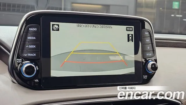 Hyundai Santa Fe 2018 thumb 8