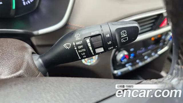 Hyundai Santa Fe 2018 thumb 4
